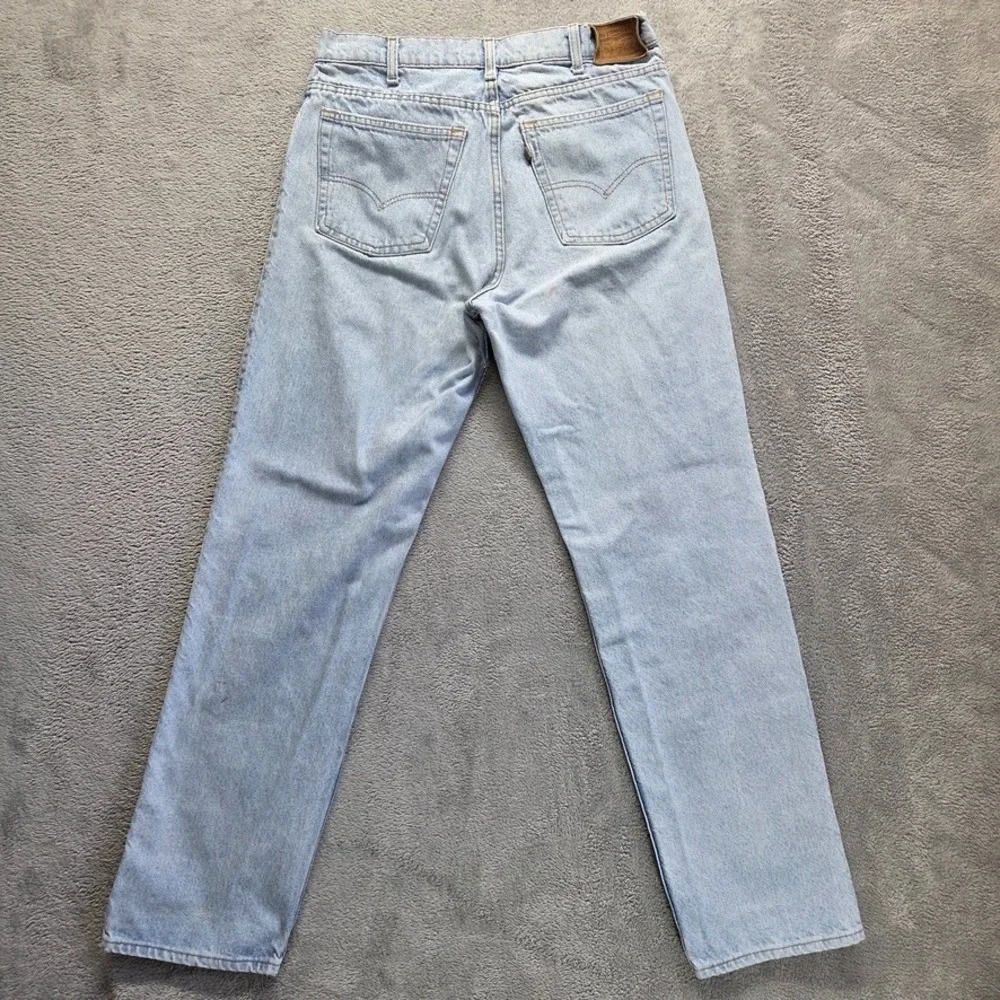 Vintage Levis Jeans Mens 32X32 Blue 840 Straight Mid Rise Light Wash 90s Denim